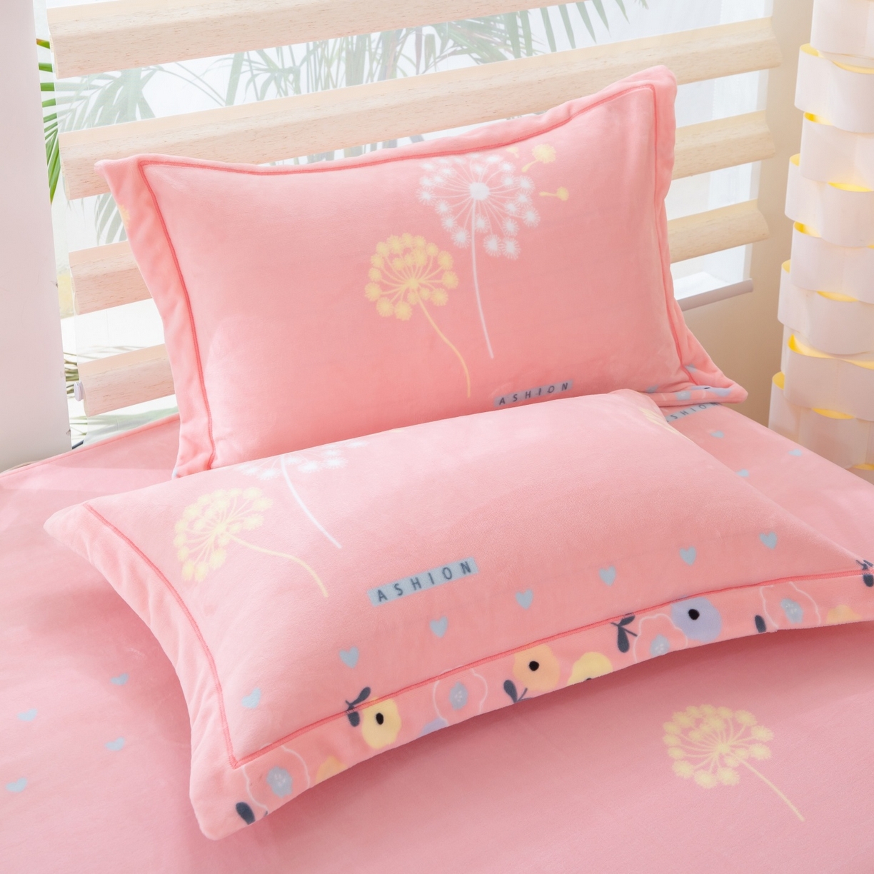 91家纺网 家纺一手货源 找家纺 卡迪亚家纺 2025新款金雕绒系列四件套 一路繁花