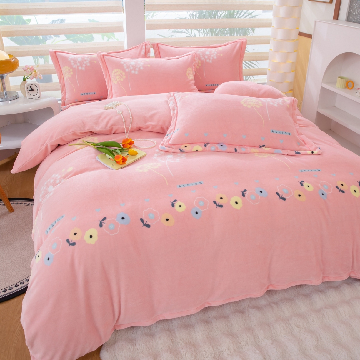 91家纺网 家纺一手货源 找家纺 卡迪亚家纺 2025新款金雕绒系列四件套 一路繁花