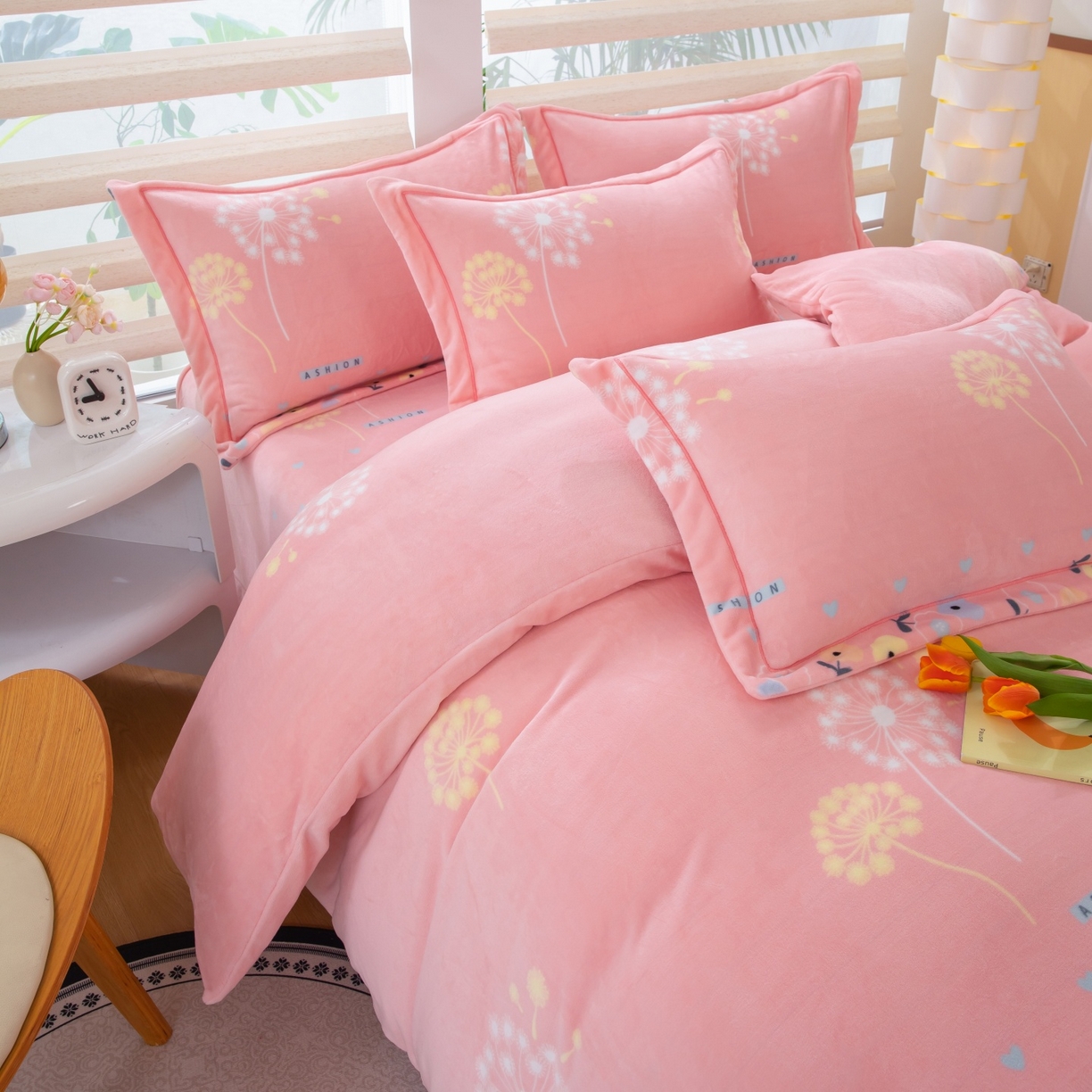 91家纺网 家纺一手货源 找家纺 卡迪亚家纺 2025新款金雕绒系列四件套 一路繁花