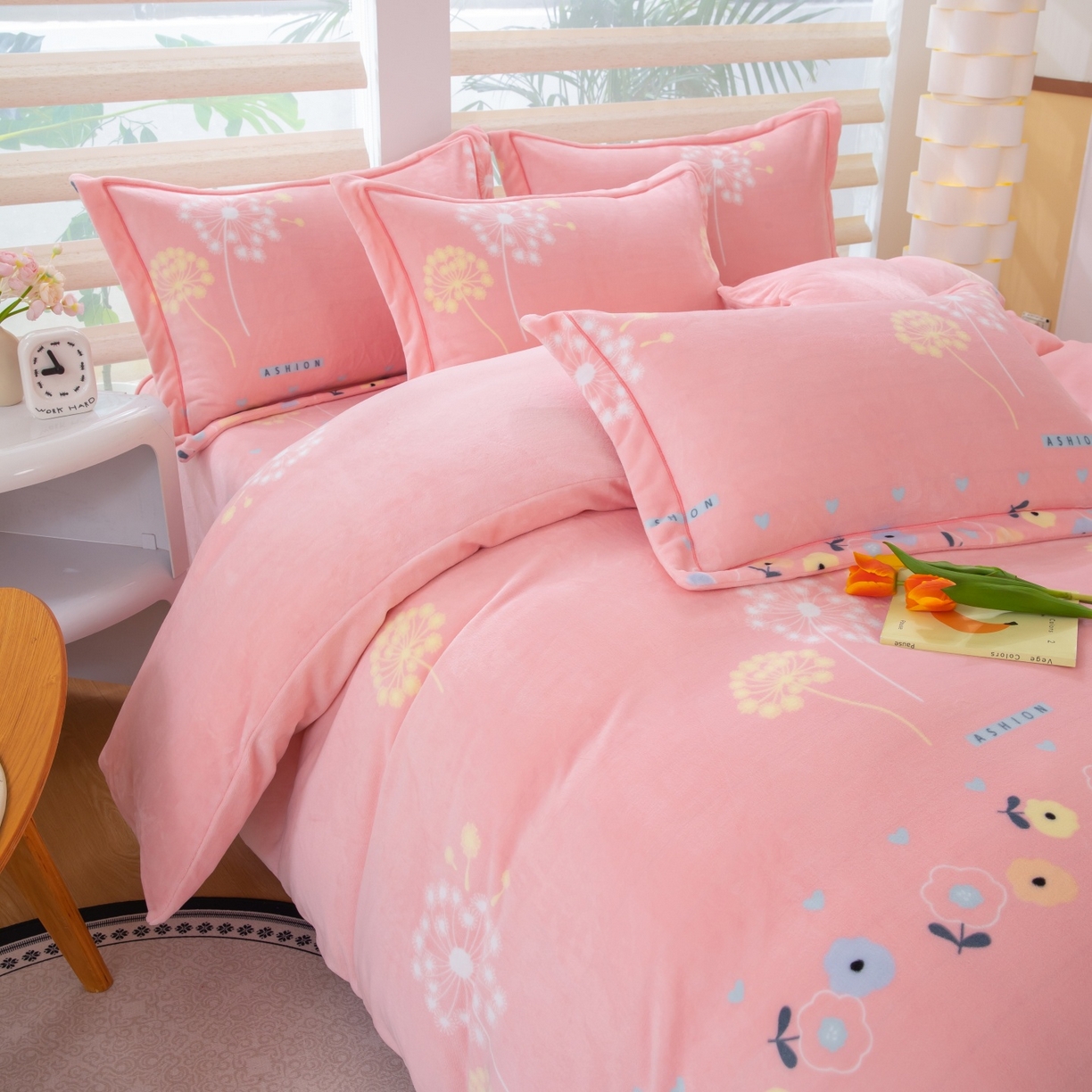 91家纺网 家纺一手货源 找家纺 卡迪亚家纺 2025新款金雕绒系列四件套 一路繁花