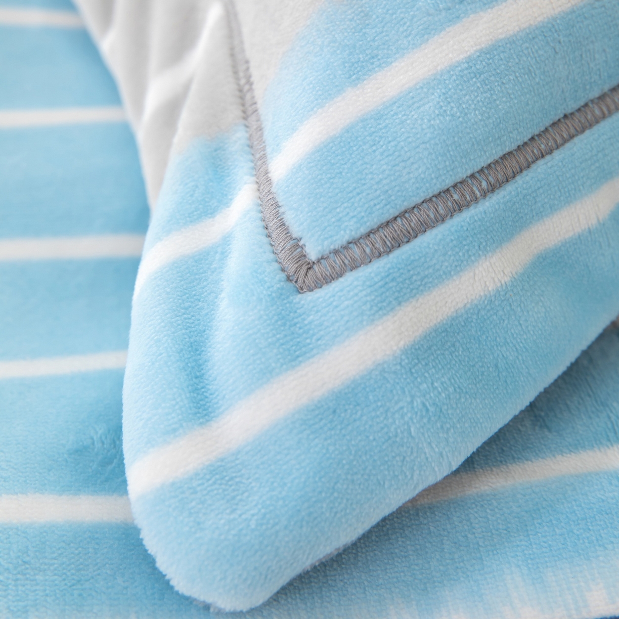 91家纺网 家纺一手货源 找家纺 卡迪亚家纺 2025新款金雕绒系列四件套 伊莎贝拉