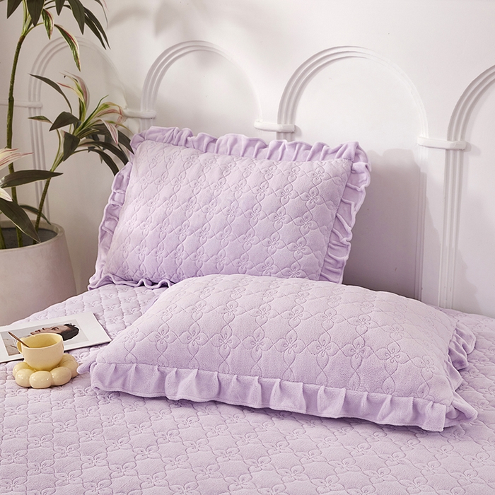 91家纺网 家纺一手货源 找家纺 卡迪亚家纺 2025新款牛奶绒床盖款荷叶边四件套-花颜 花颜-魅力紫