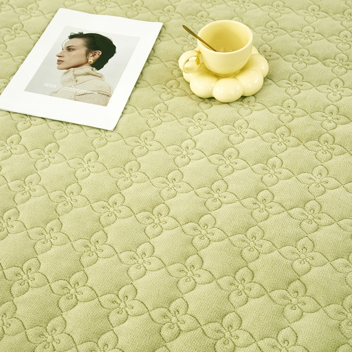 91家纺网 家纺一手货源 找家纺 卡迪亚家纺 2025新款牛奶绒床盖款荷叶边四件套-花颜 花颜-抹茶绿