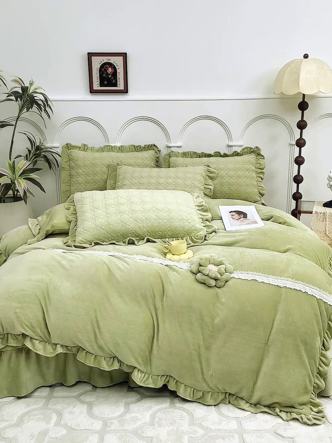 91家纺网 家纺一手货源 找家纺 卡迪亚家纺 2025新款牛奶绒床盖款荷叶边四件套-花颜 花颜-抹茶绿