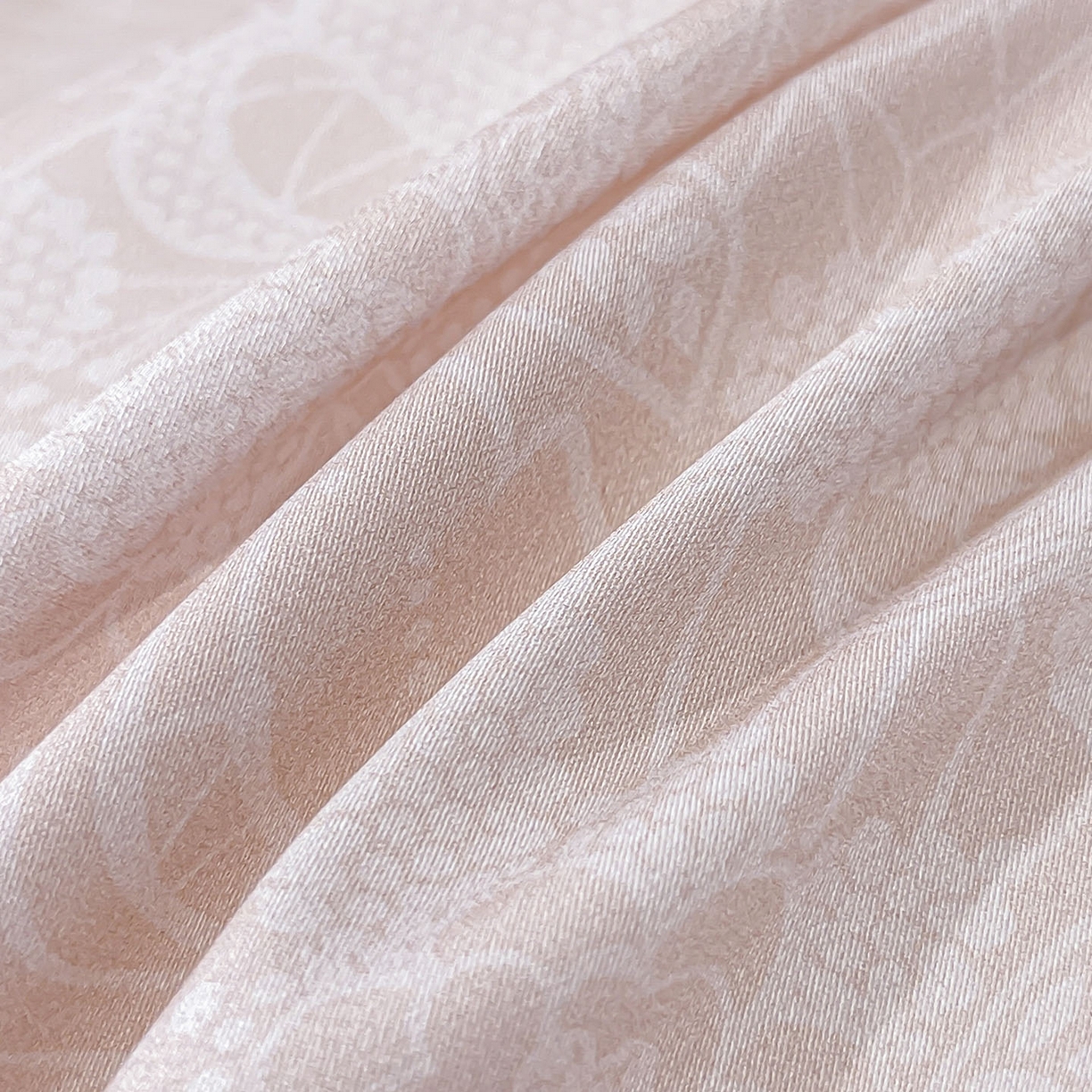 91家纺网 家纺一手货源 找家纺 直播爆款A类数码印花长绒棉四件套纯棉全棉拼接被套重工刺绣被套工艺款床上用品 梦莉娅-香颂粉