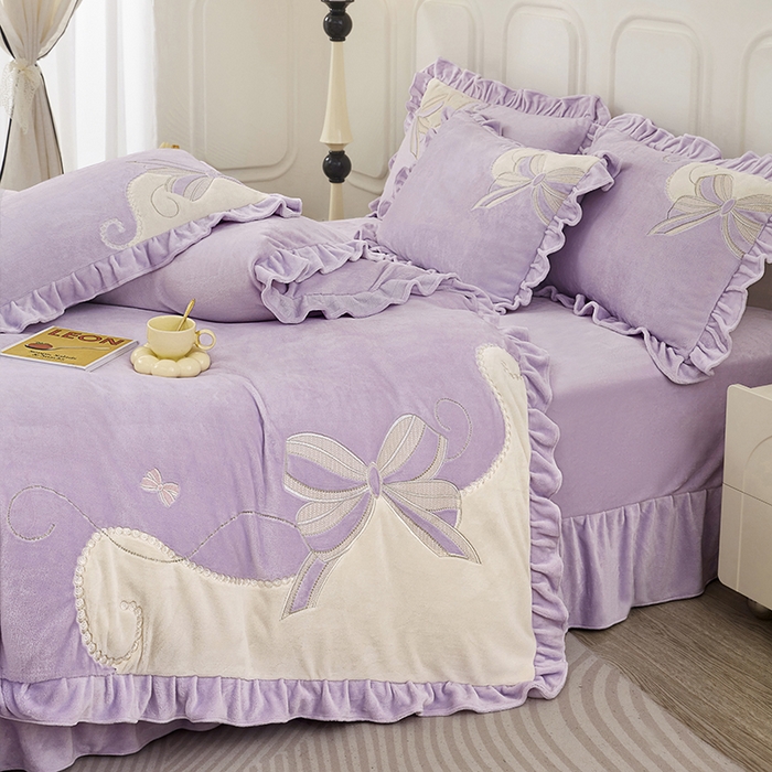 91家纺网 家纺一手货源 找家纺 卡迪亚家纺 2025新款牛奶绒贴布绣四件套-蝶舞 蝶舞-魅力紫