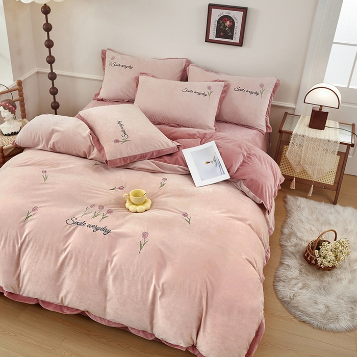 91家纺网 家纺一手货源 找家纺 （总）卡迪亚家纺 2025新款婴儿绒高端绣花四件套-郁金香