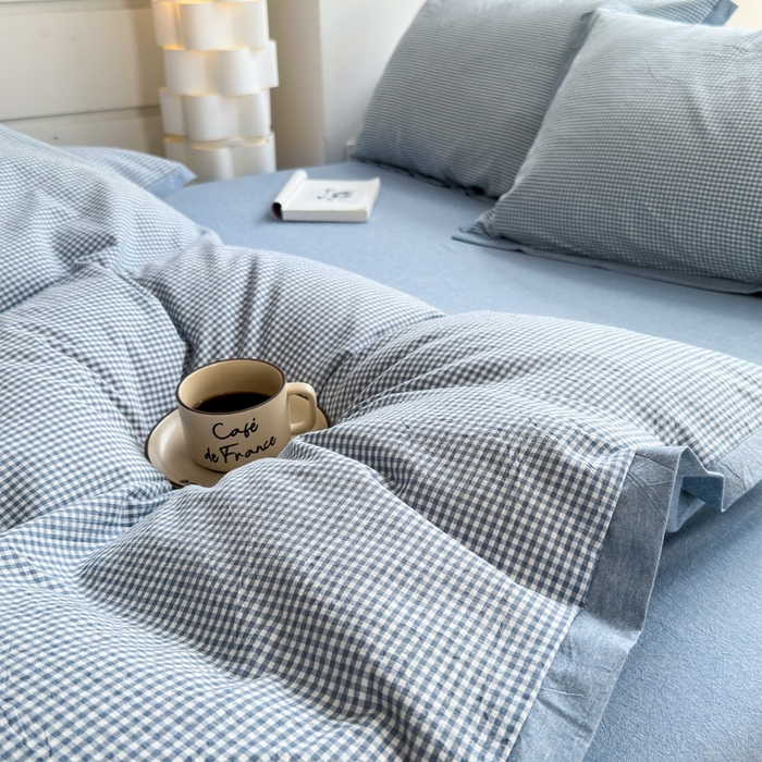 91家纺网 家纺一手货源 找家纺 宜家坊 2025新款A类全棉色织系列水洗棉宽边断角工艺四件套 爱的邂逅-蓝