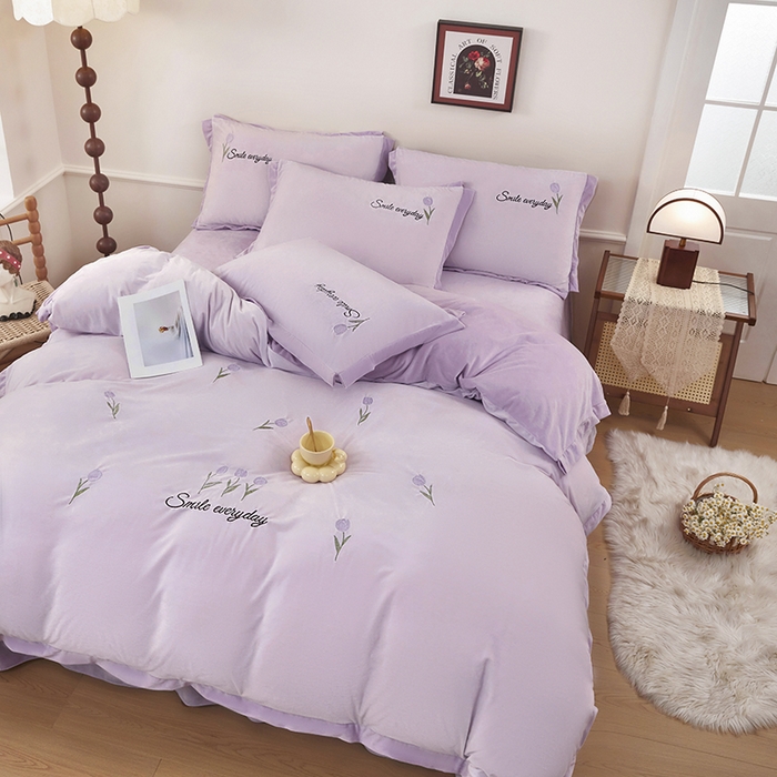 91家纺网 家纺一手货源 找家纺 卡迪亚家纺 2025新款婴儿绒高端绣花四件套-郁金香 郁金香-梦幻紫