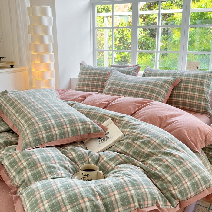 91家纺网 家纺一手货源 找家纺 宜家坊 2025新款A类全棉色织系列水洗棉宽边断角工艺四件套 小幸运-绿豆沙