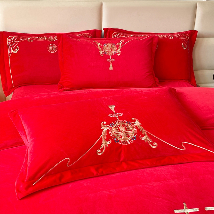 91家纺网 家纺一手货源 找家纺 富之雅婚庆 2025新款高克重全工艺牛奶绒宝宝绒刺绣婚庆四件套 缘定三生（宝宝绒）