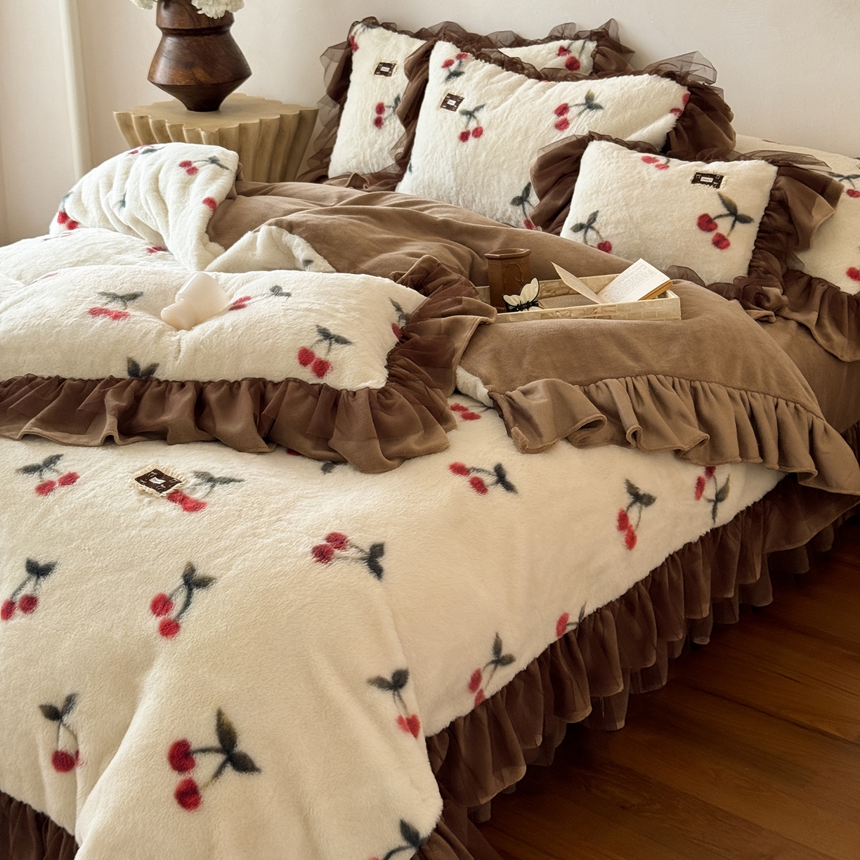 91家纺网 家纺一手货源 找家纺 （总）婳庭家居 2025新款兔毛绒韩系四件套-芝芝樱桃