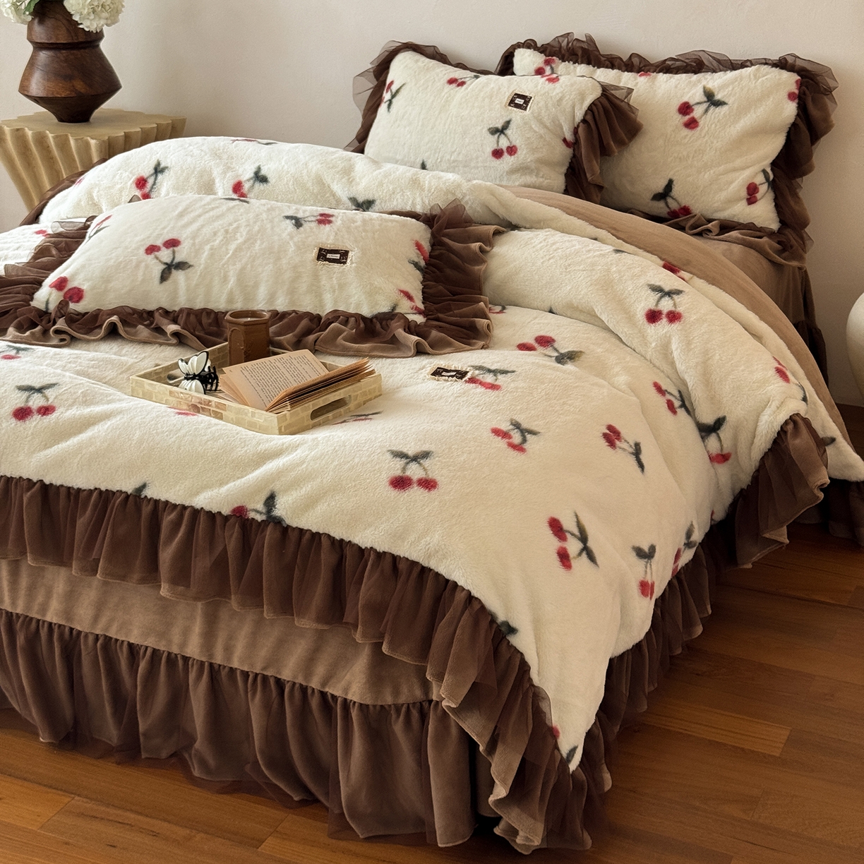 91家纺网 家纺一手货源 找家纺 （总）婳庭家居 2025新款兔毛绒韩系四件套-芝芝樱桃