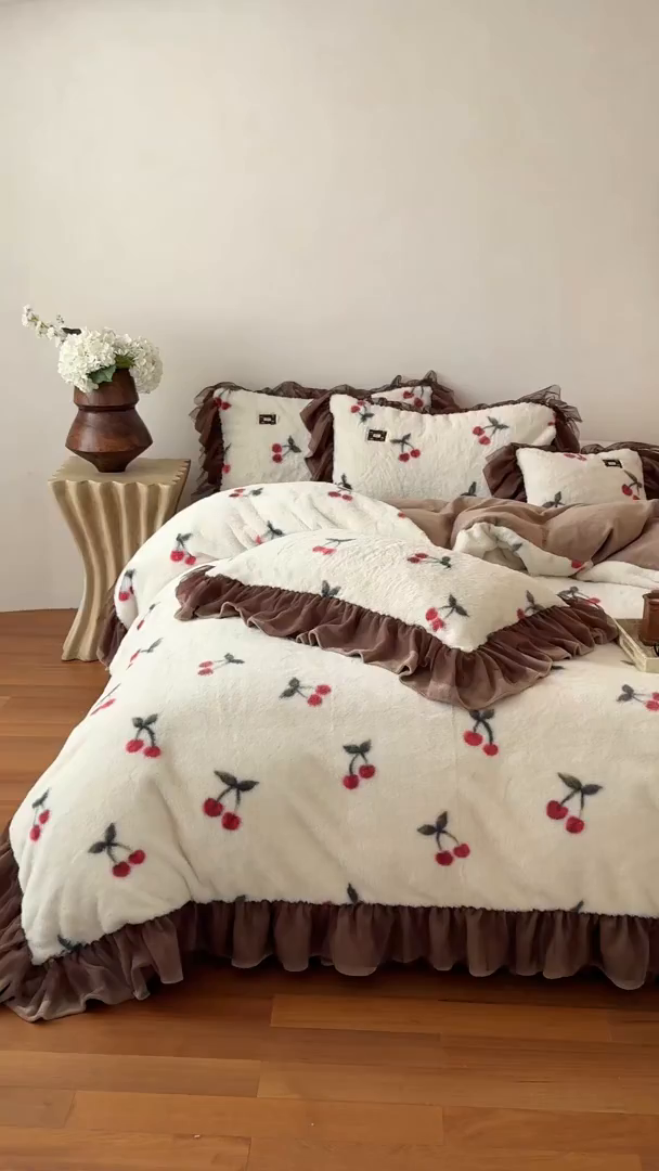 91家纺网 家纺一手货源 找家纺 （总）婳庭家居 2025新款兔毛绒韩系四件套-芝芝樱桃