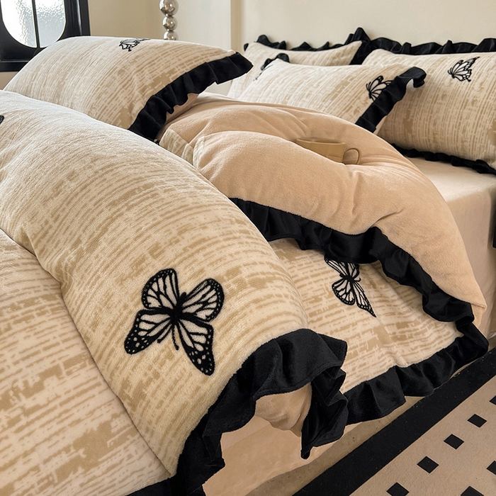 鑫利来家纺 2025新款法式黑花边牛奶绒四件套 牛奶绒-法式蝴蝶