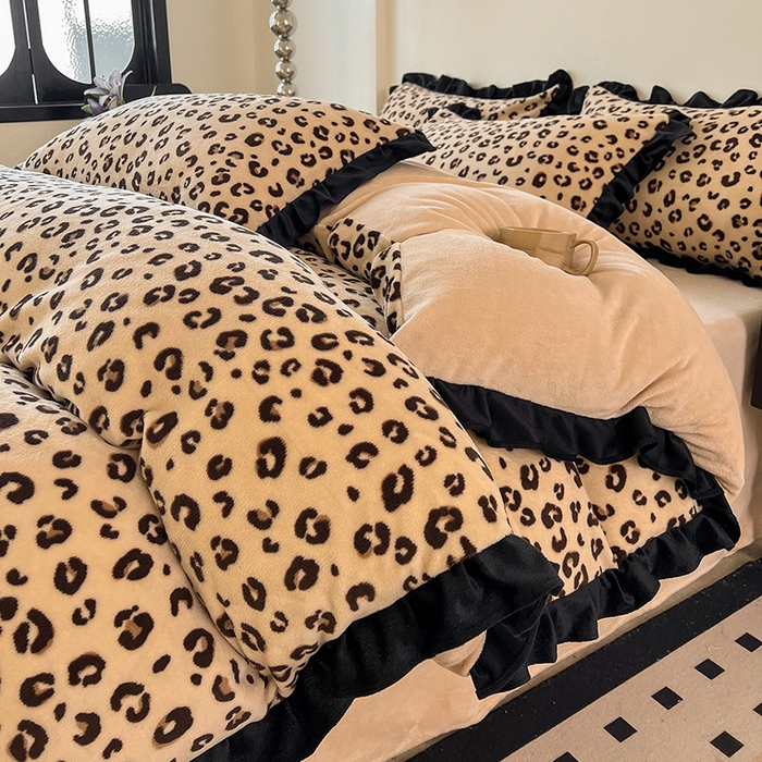 91家纺网 家纺一手货源 找家纺 （总）逸林家纺《原希尔顿逸林》 2025新款法式黑花边牛奶绒四件套韩版花边法式赫本风牛奶绒四件套爆款