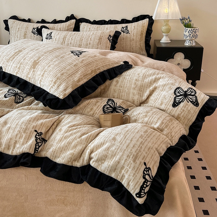 91家纺网 家纺一手货源 找家纺 逸林家纺《原希尔顿逸林》 2025新款法式黑花边牛奶绒四件套韩版花边法式赫本风牛奶绒四件套爆款 牛奶绒-法式蝴蝶