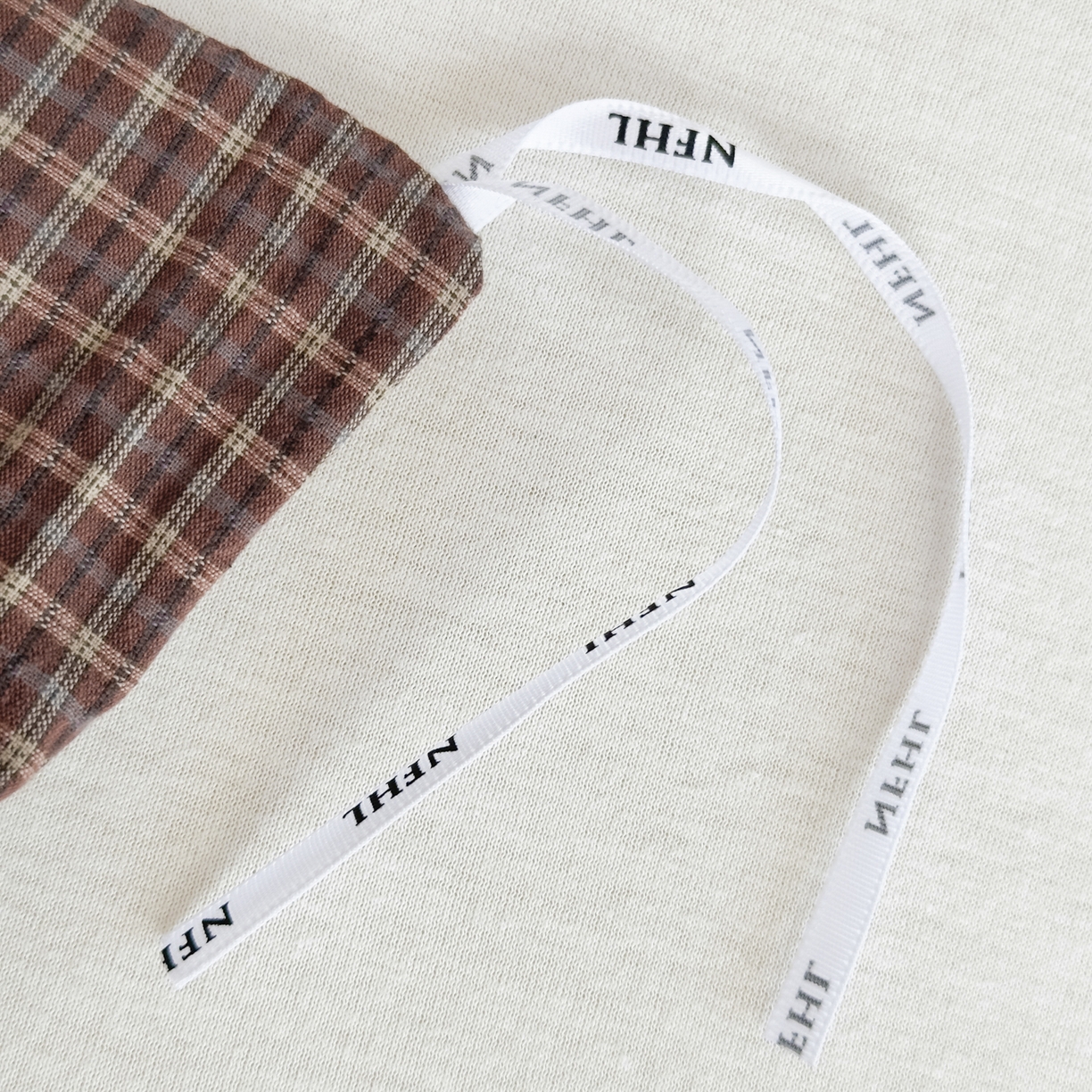 91家纺网 家纺一手货源 找家纺 宜家坊 2025新款A类全棉色织水洗棉四件套纯棉格子纯色被套学生宿舍三件套定制定做 沐风-焦糖