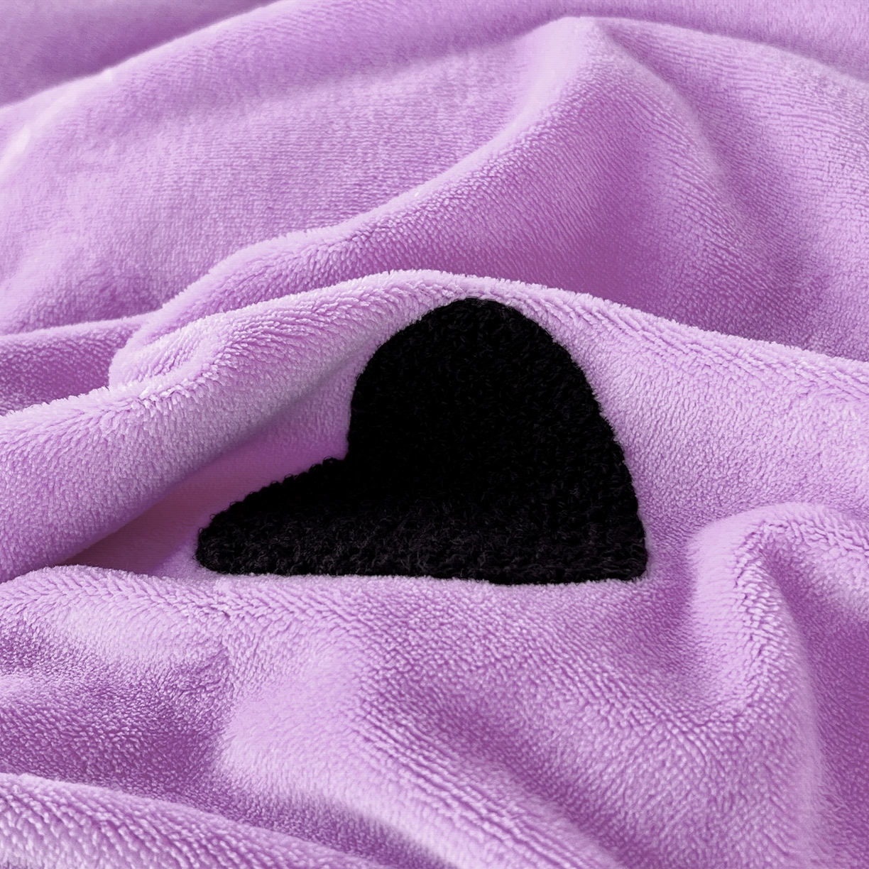 91家纺网 家纺一手货源 找家纺 梦柏家纺 2025新款韩式牛奶绒刺绣花边床盖四件套 风信紫