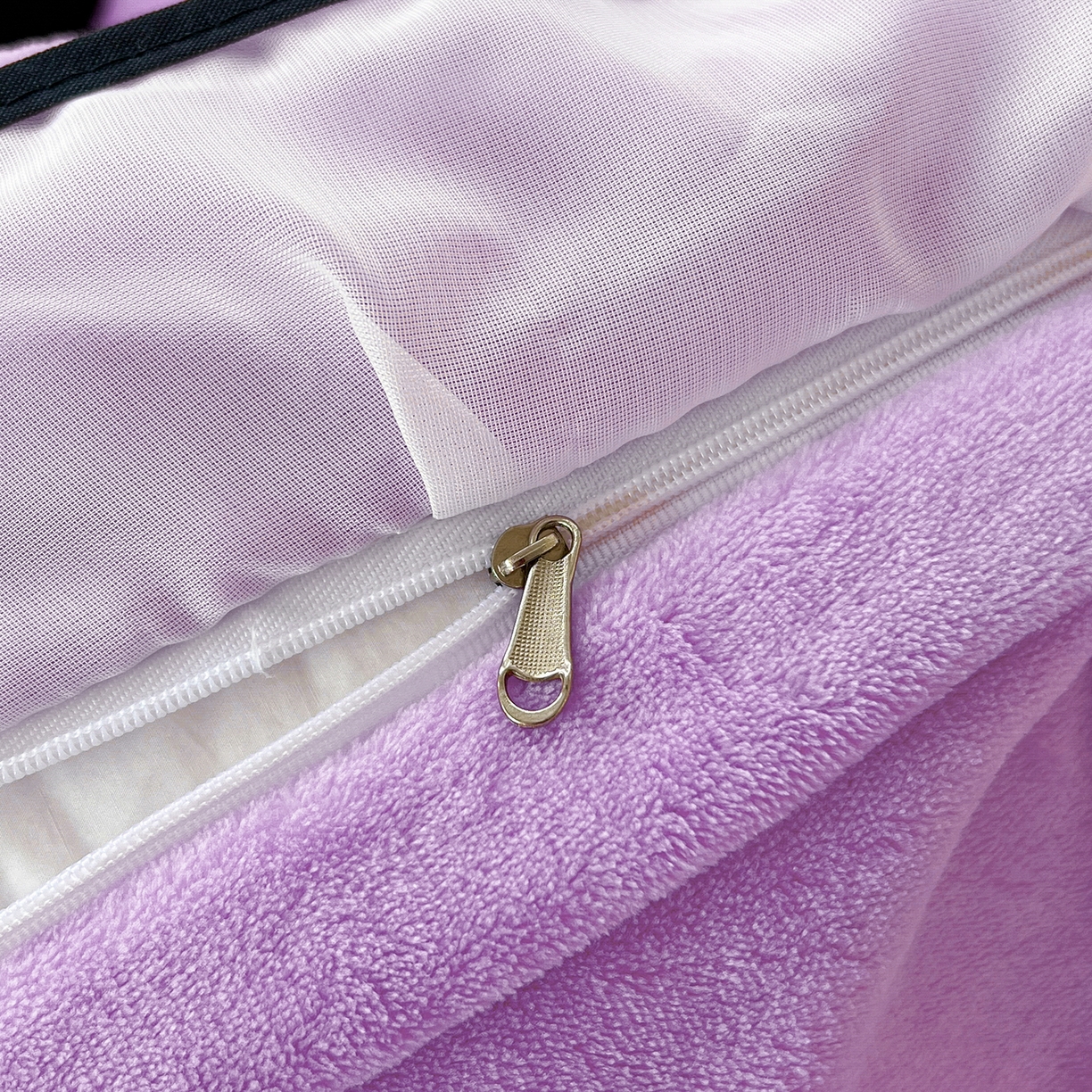 91家纺网 家纺一手货源 找家纺 梦柏家纺 2025新款韩式牛奶绒刺绣花边床盖四件套 风信紫