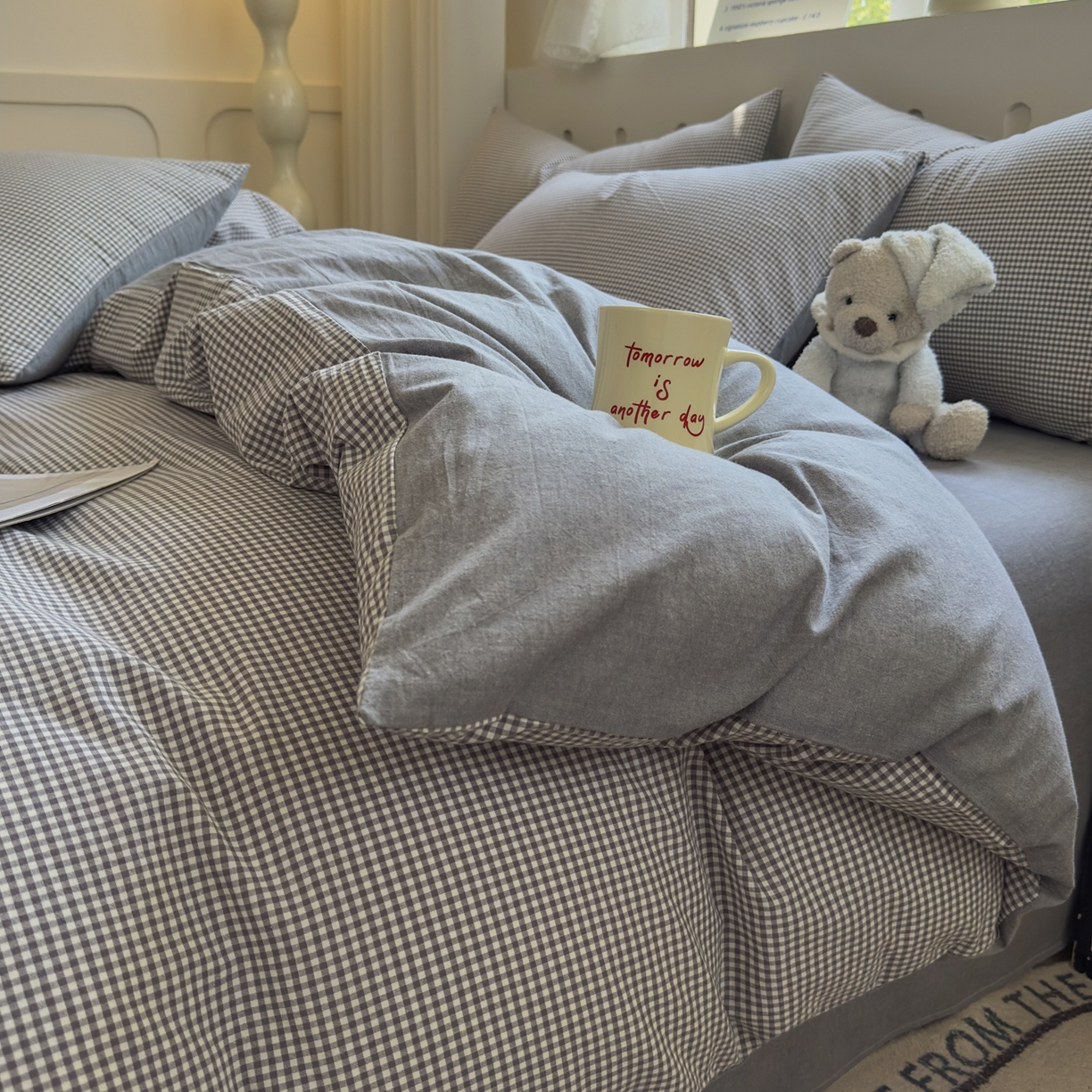 91家纺网 家纺一手货源 找家纺 宜家坊 2025新款A类全棉色织水洗棉四件套纯棉格子纯色被套学生宿舍三件套定制定做 密格-烟灰