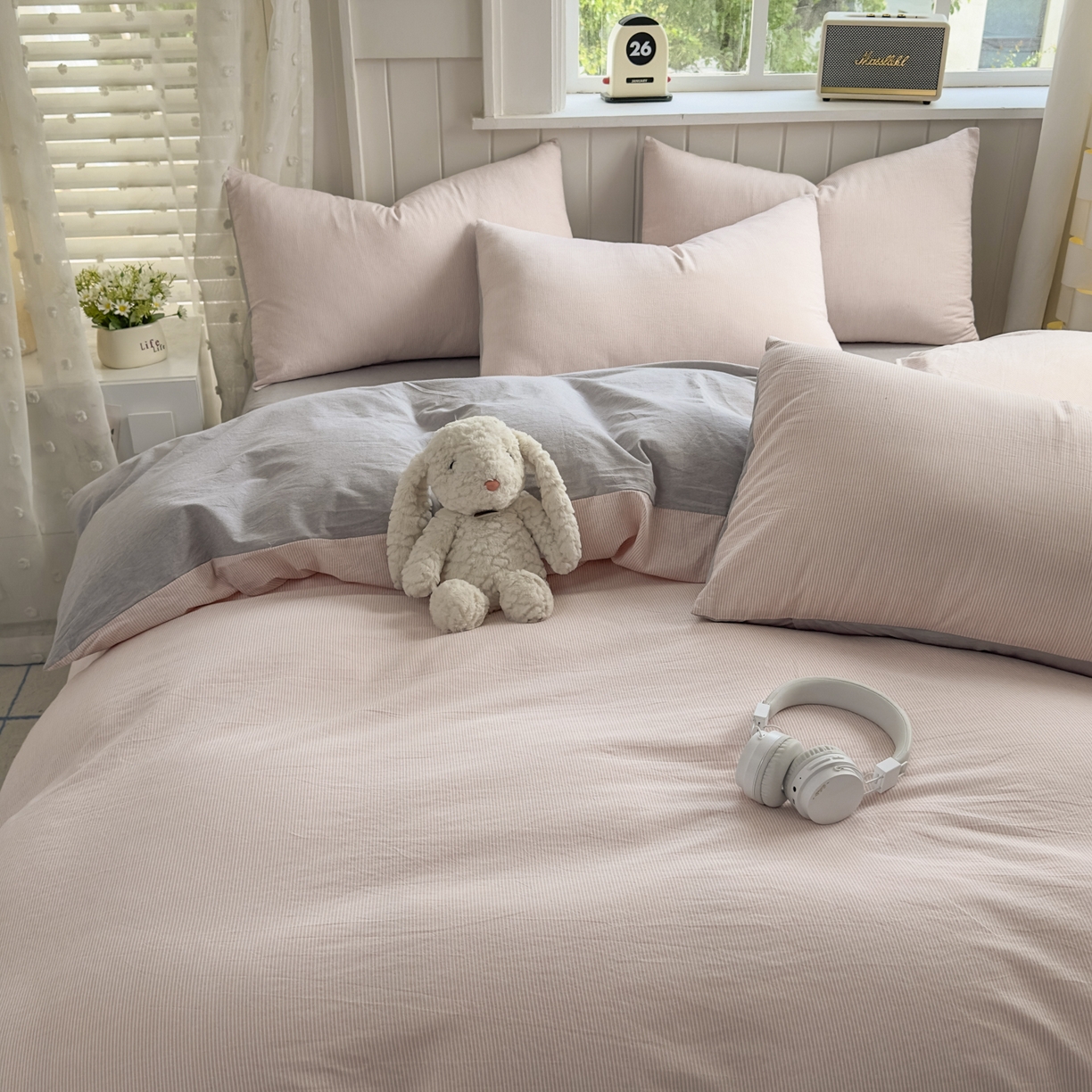 91家纺网 家纺一手货源 找家纺 宜家坊 2025新款A类全棉色织水洗棉四件套纯棉格子纯色被套学生宿舍三件套定制定做 密条-粉灰