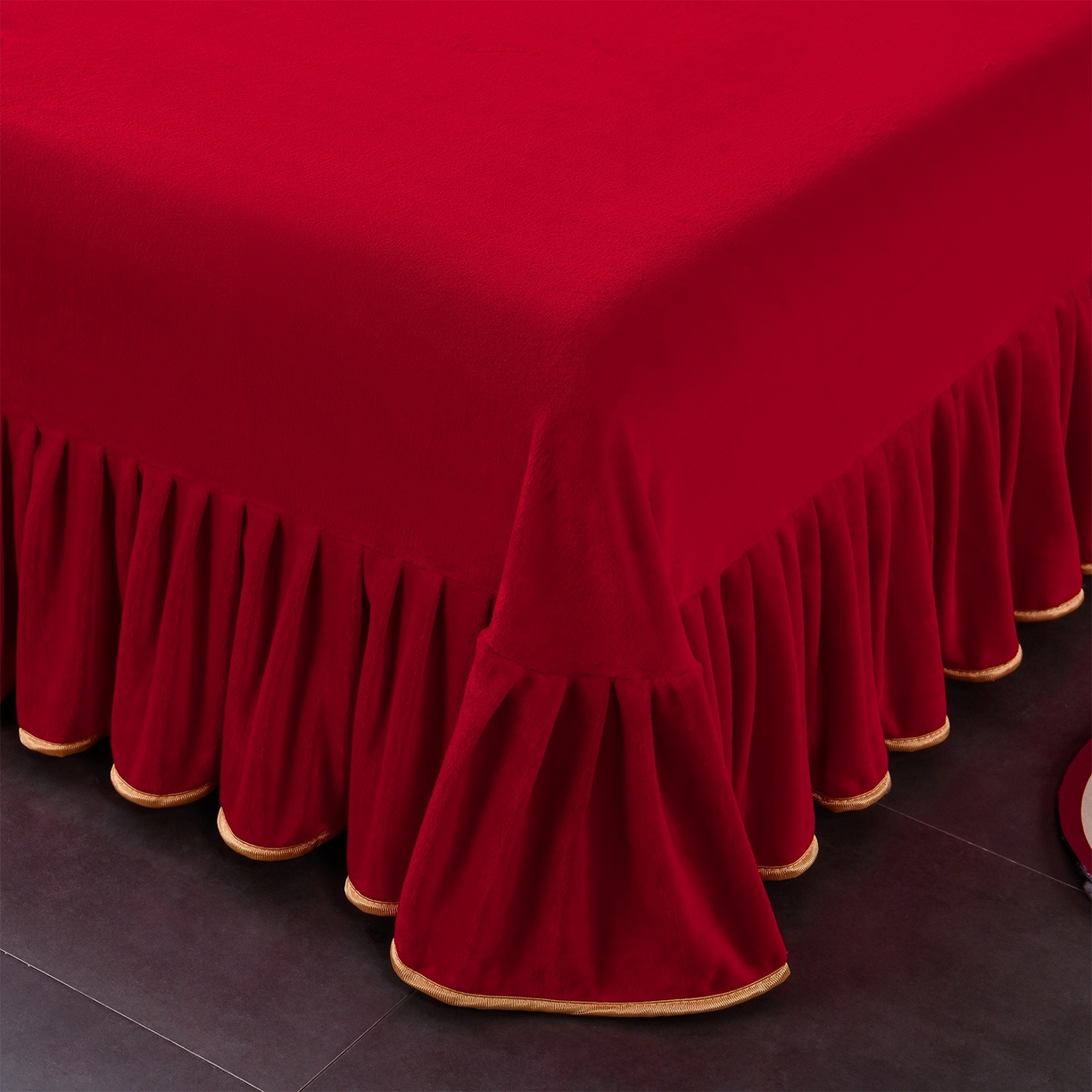 91家纺网 家纺一手货源 找家纺 居尚家纺 2025新款牛奶绒大红婚庆刺绣四件套 大喜之日