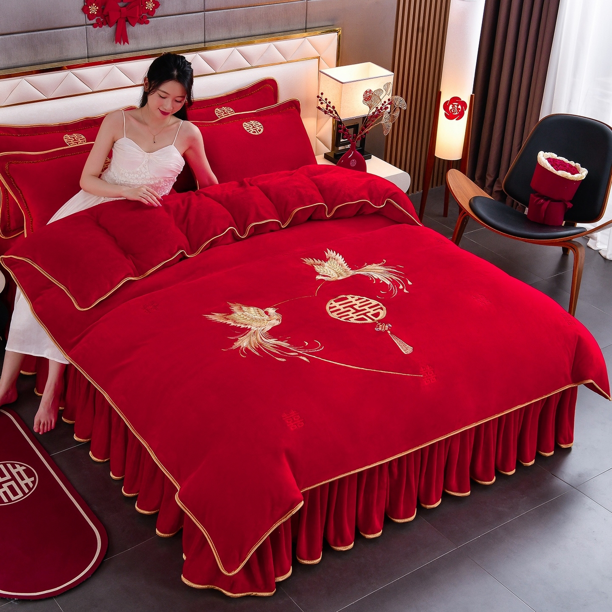 91家纺网 家纺一手货源 找家纺 居尚家纺 2025新款牛奶绒大红婚庆刺绣四件套 浪漫之约