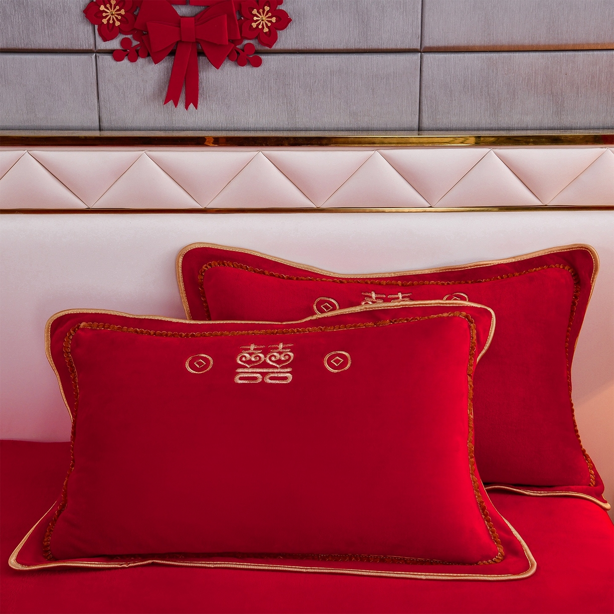 91家纺网 家纺一手货源 找家纺 居尚家纺 2025新款牛奶绒大红婚庆刺绣四件套 龙凤呈祥