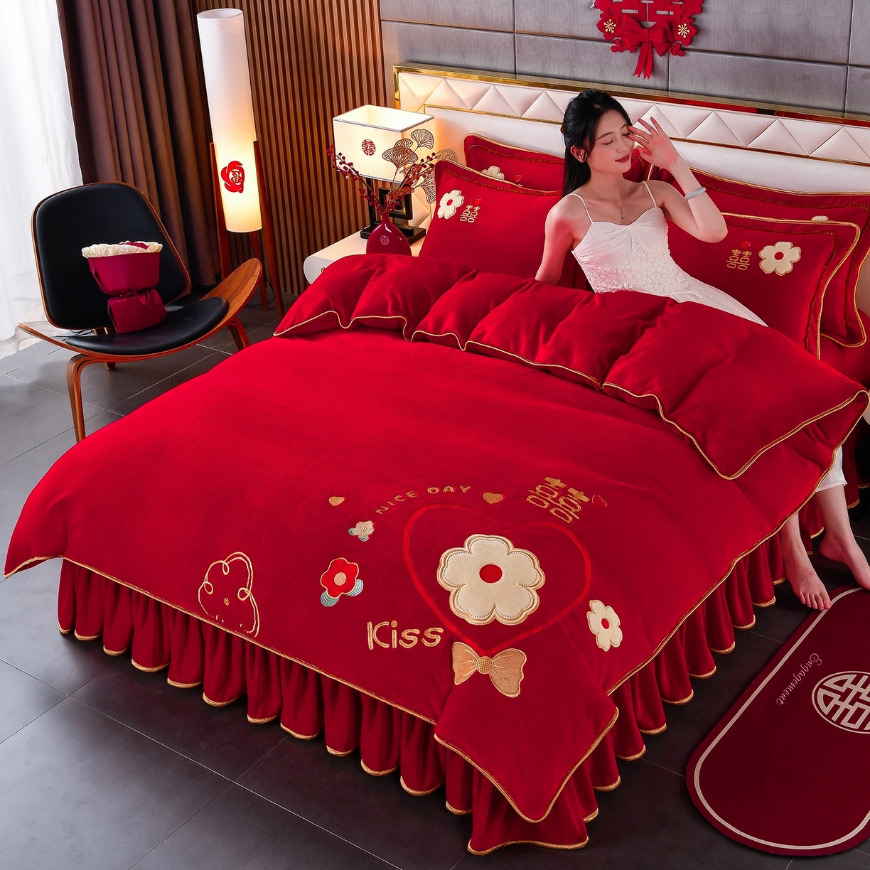 91家纺网 家纺一手货源 找家纺 居尚家纺 2025新款牛奶绒大红婚庆刺绣四件套 心生欢喜