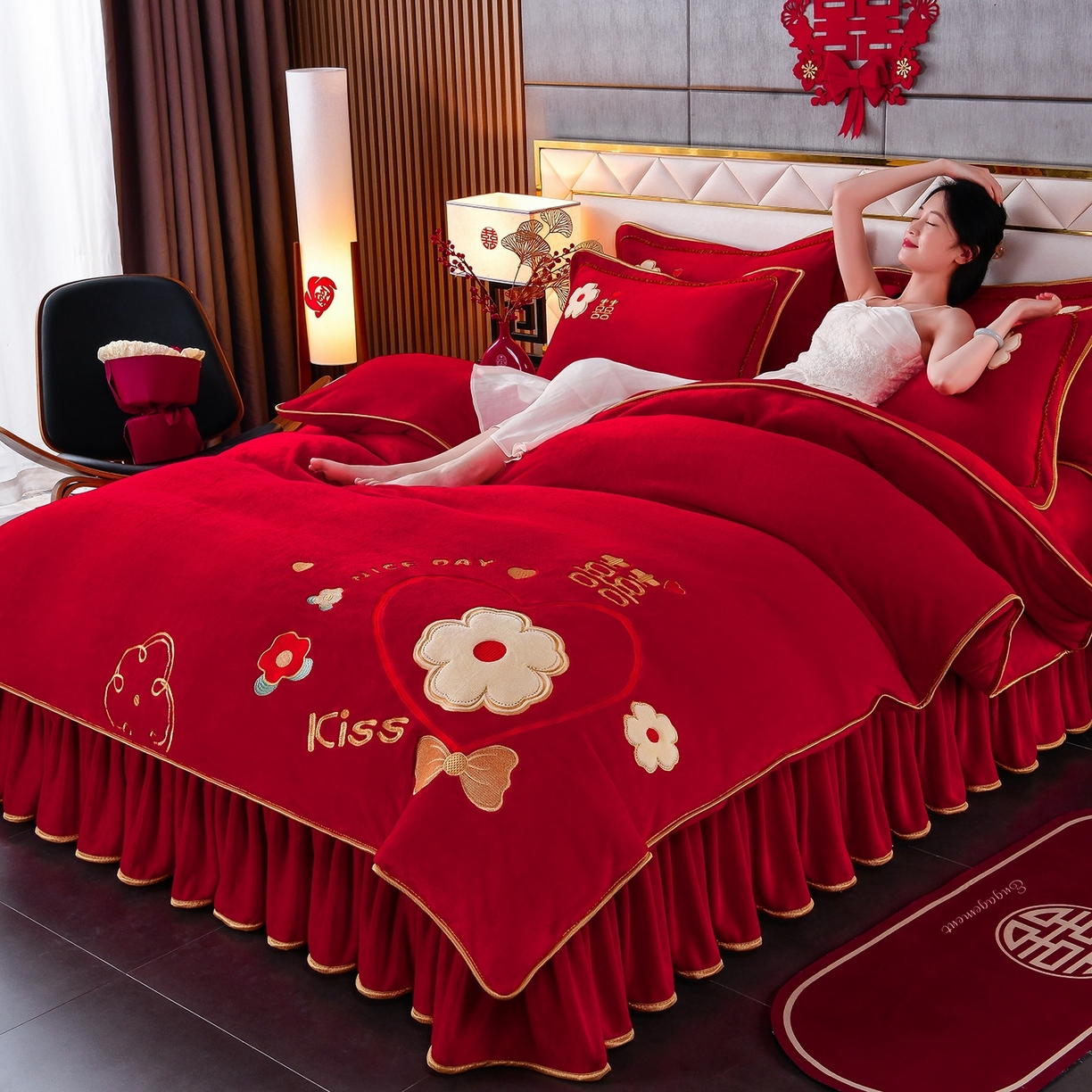 91家纺网 家纺一手货源 找家纺 居尚家纺 2025新款牛奶绒大红婚庆刺绣四件套 心生欢喜