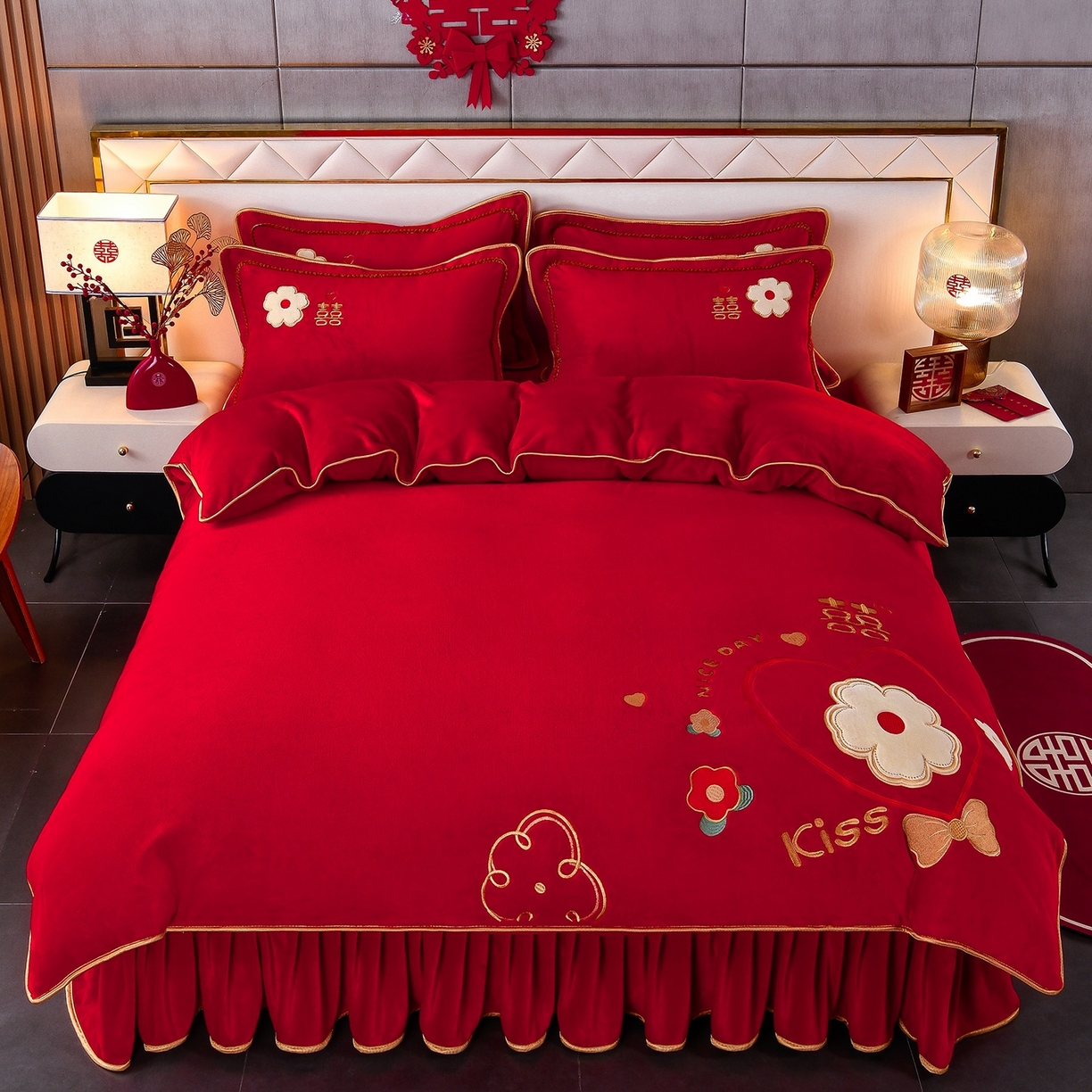 91家纺网 家纺一手货源 找家纺 居尚家纺 2025新款牛奶绒大红婚庆刺绣四件套 心生欢喜