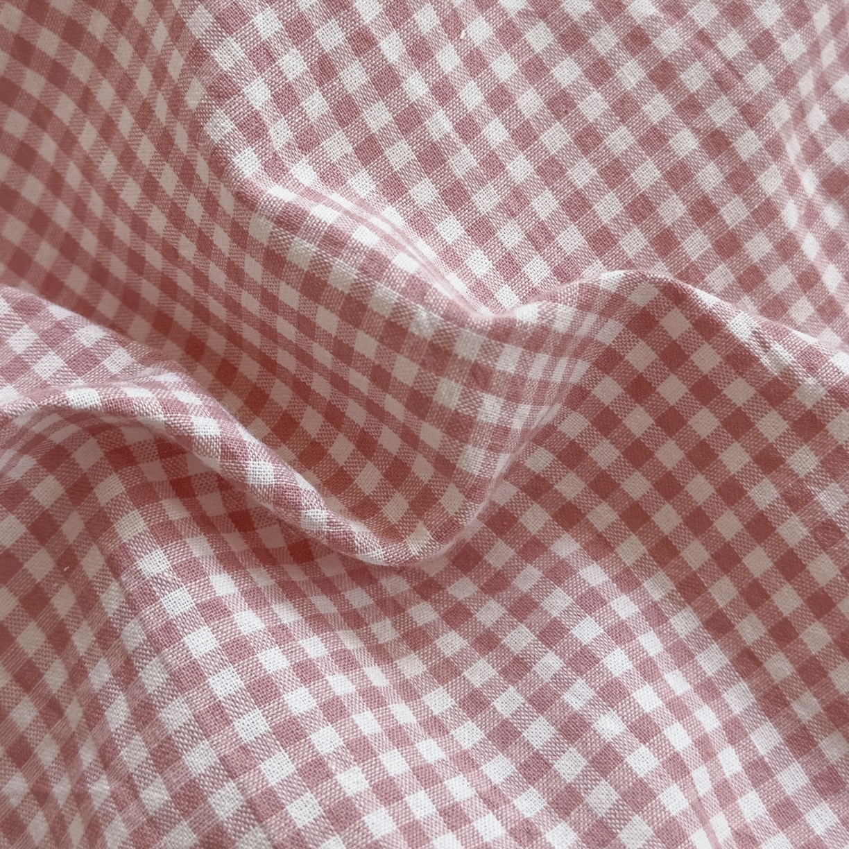 91家纺网 家纺一手货源 找家纺 宜家坊 2025新款A类全棉色织水洗棉单枕套系列 密格-浅粉