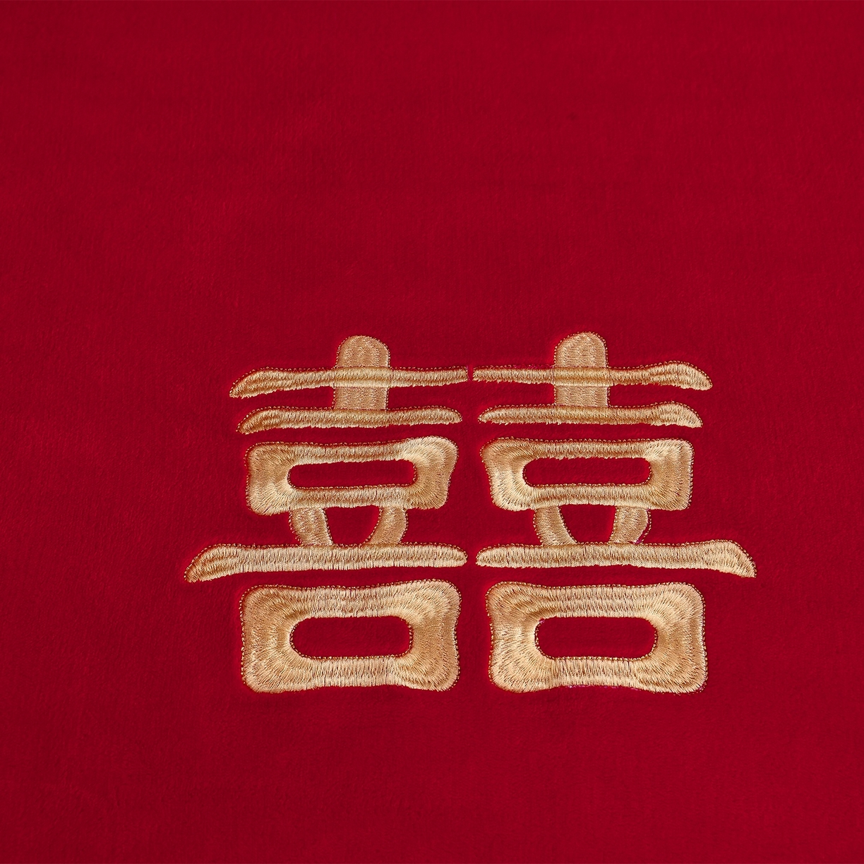 91家纺网 家纺一手货源 找家纺 居尚家纺 2025新款牛奶绒大红婚庆刺绣四件套 永恒爱恋