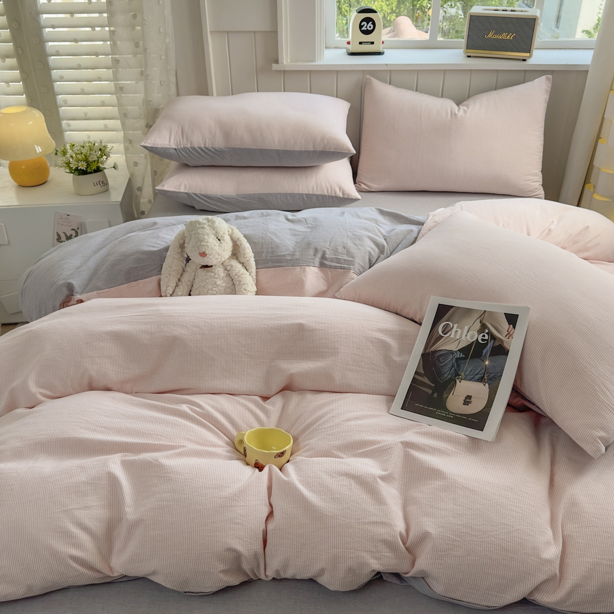 91家纺网 家纺一手货源 找家纺 宜家坊 2025新款A类全棉色织水洗棉单枕套系列 密条-粉灰