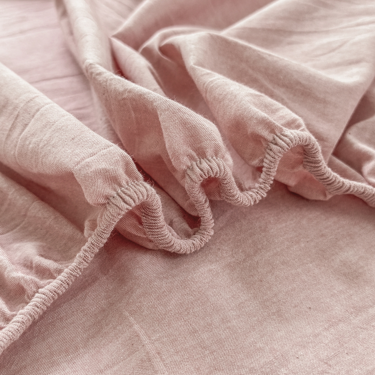 91家纺网 家纺一手货源 找家纺 宜家坊 2025新款A类色织全棉水洗棉床笠单件纯棉格子纯色学生宿舍定制定做 纯色-浅粉