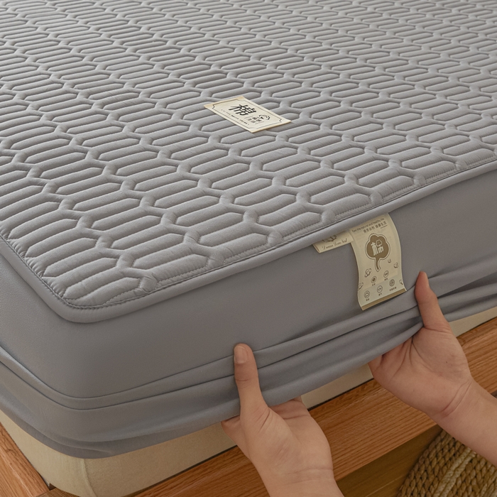 91家纺网 家纺一手货源 找家纺 曼陀罗 2025新款A类新疆棉花夹棉防水床笠 小竹纹-深灰