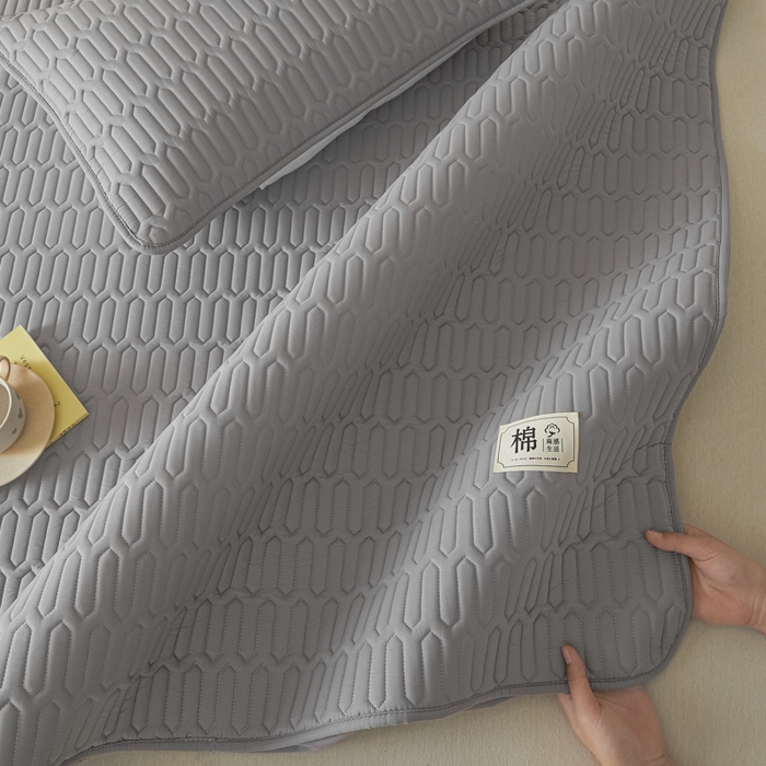 91家纺网 家纺一手货源 找家纺 曼陀罗 2025新款A类新疆棉花夹棉防水床笠 小竹纹-深灰
