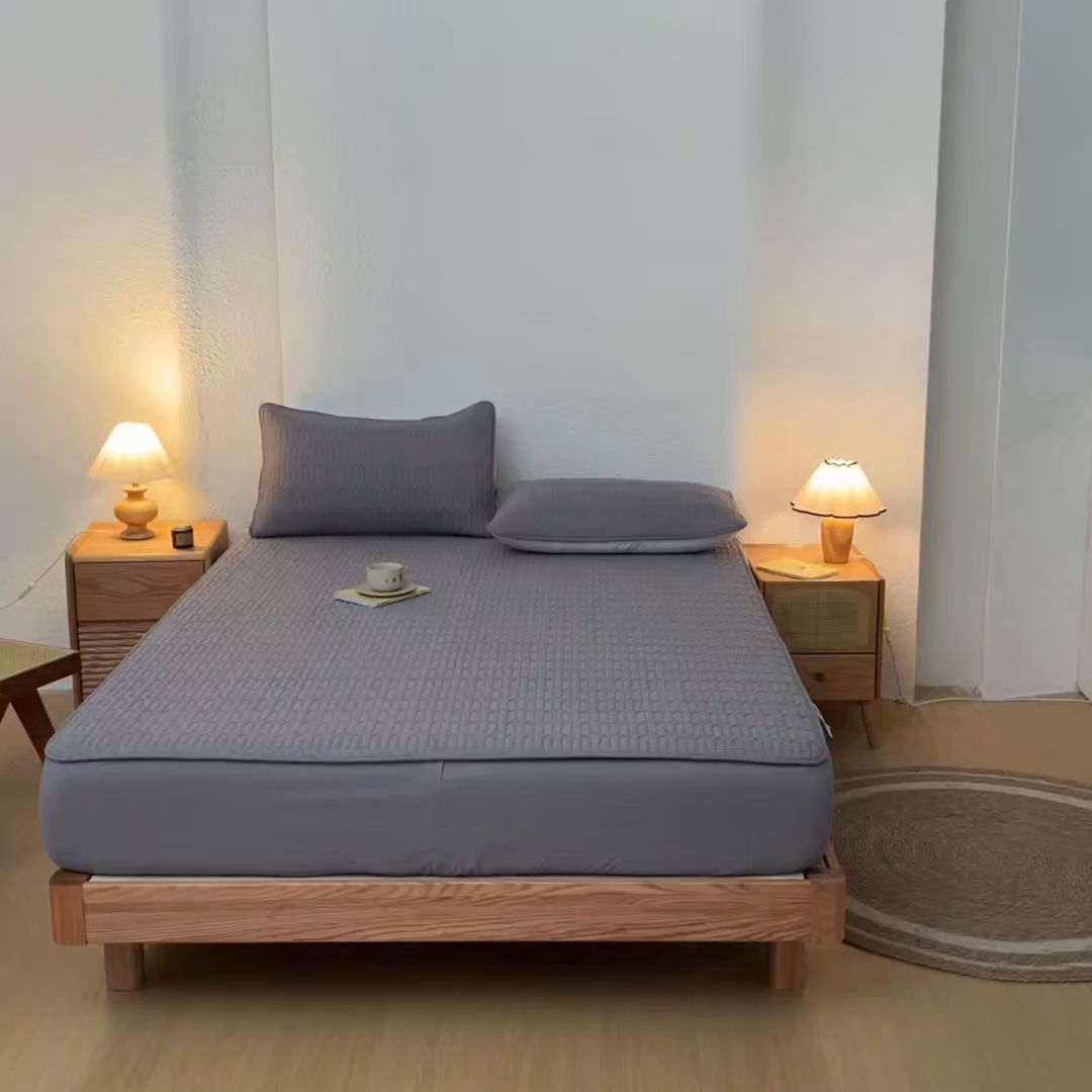 91家纺网 家纺一手货源 找家纺 曼陀罗 2025新款A类新疆棉花夹棉防水床笠 小竹纹-深灰