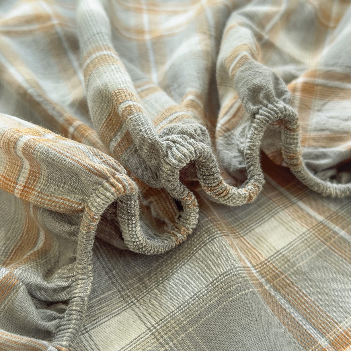 91家纺网 家纺一手货源 找家纺 宜家坊 2025新款A类色织全棉水洗棉床笠单件纯棉格子纯色学生宿舍定制定做 诺卡-浅灰