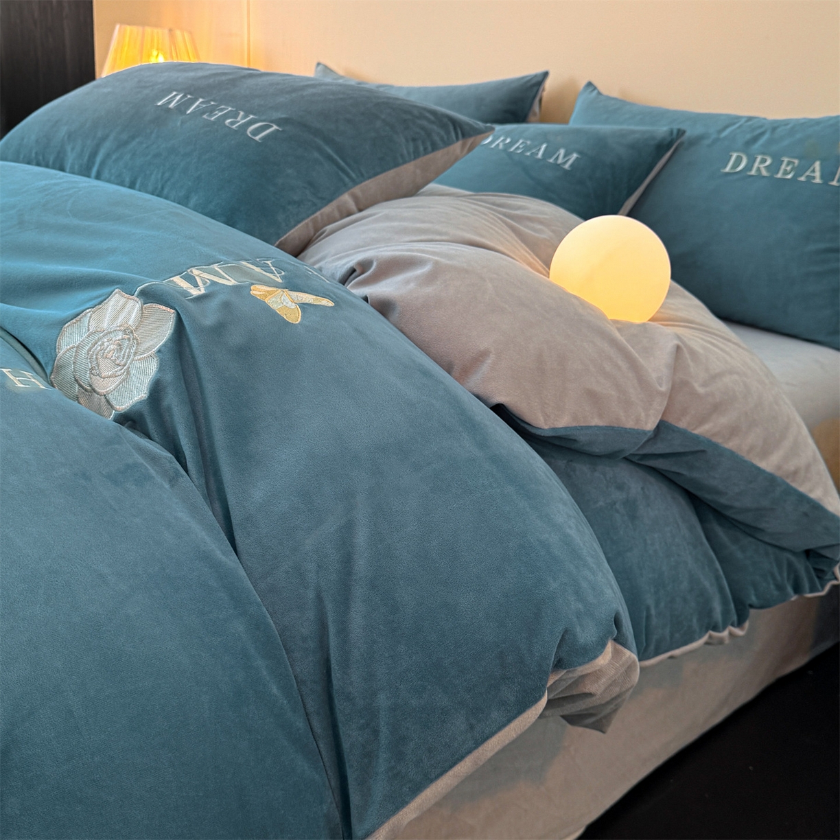 91家纺网 家纺一手货源 找家纺 （总）云棉坊 2025新款水晶绒刺绣四件套-初见