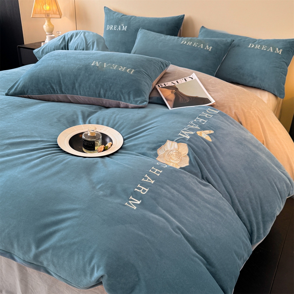 91家纺网 家纺一手货源 找家纺 （总）云棉坊 2025新款水晶绒刺绣四件套-初见