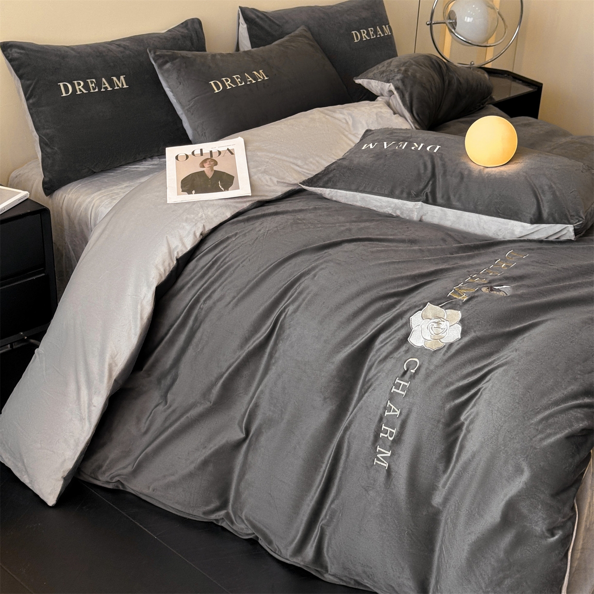 91家纺网 家纺一手货源 找家纺 云棉坊 2025新款水晶绒刺绣四件套-初见 初见-高级灰