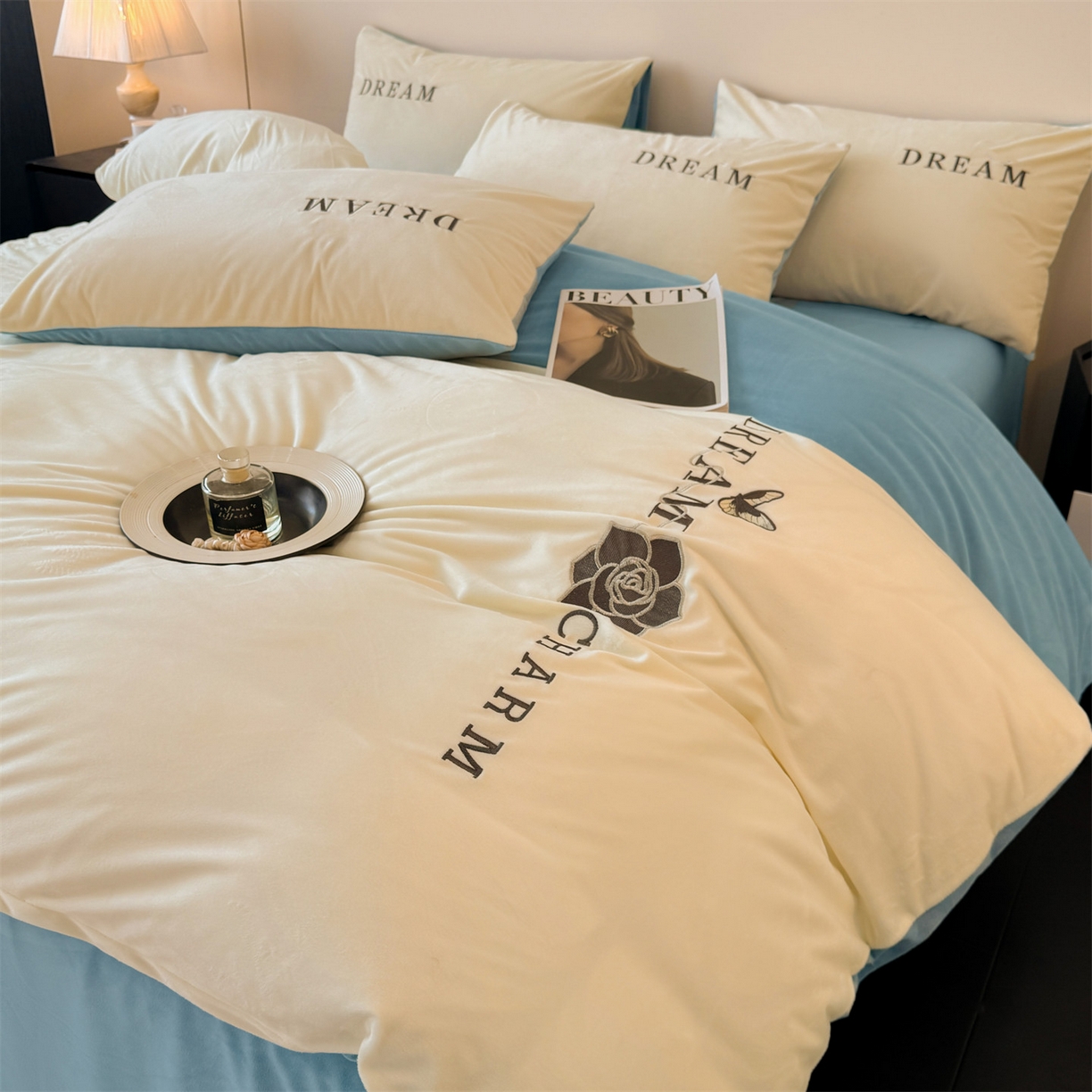 91家纺网 家纺一手货源 找家纺 云棉坊 2025新款水晶绒刺绣四件套-初见 初见-奶白兰