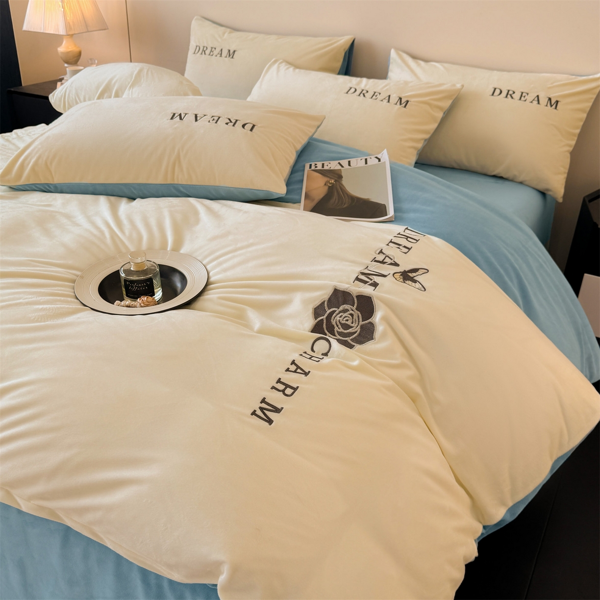 91家纺网 家纺一手货源 找家纺 云棉坊 2025新款水晶绒刺绣四件套-初见 初见-奶白兰