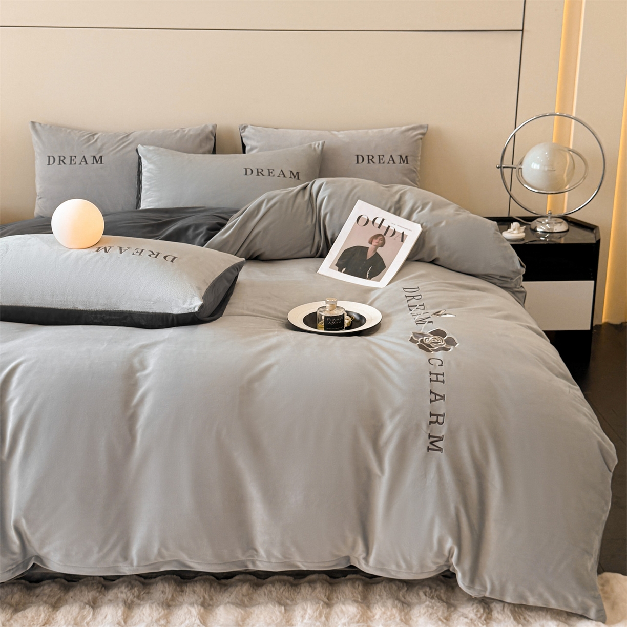 91家纺网 家纺一手货源 找家纺 云棉坊 2025新款水晶绒刺绣四件套-初见 初见-山灰