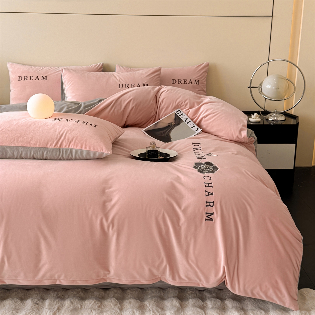 91家纺网 家纺一手货源 找家纺 云棉坊 2025新款水晶绒刺绣四件套-初见 初见-蜜桃粉