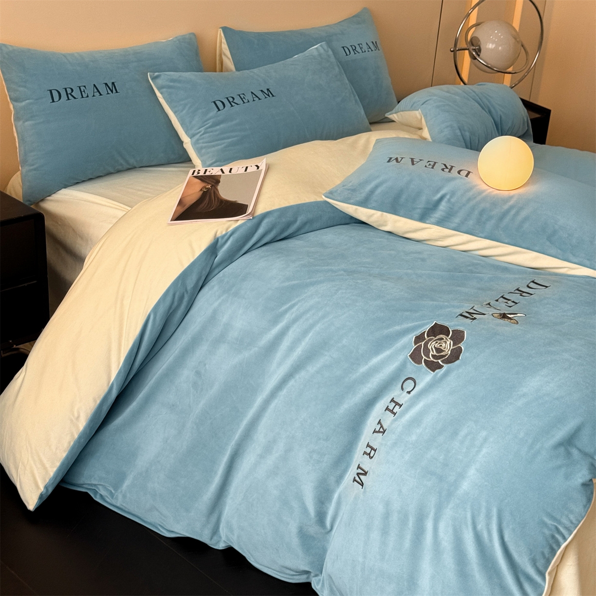 91家纺网 家纺一手货源 找家纺 云棉坊 2025新款水晶绒刺绣四件套-初见 初见-天空兰