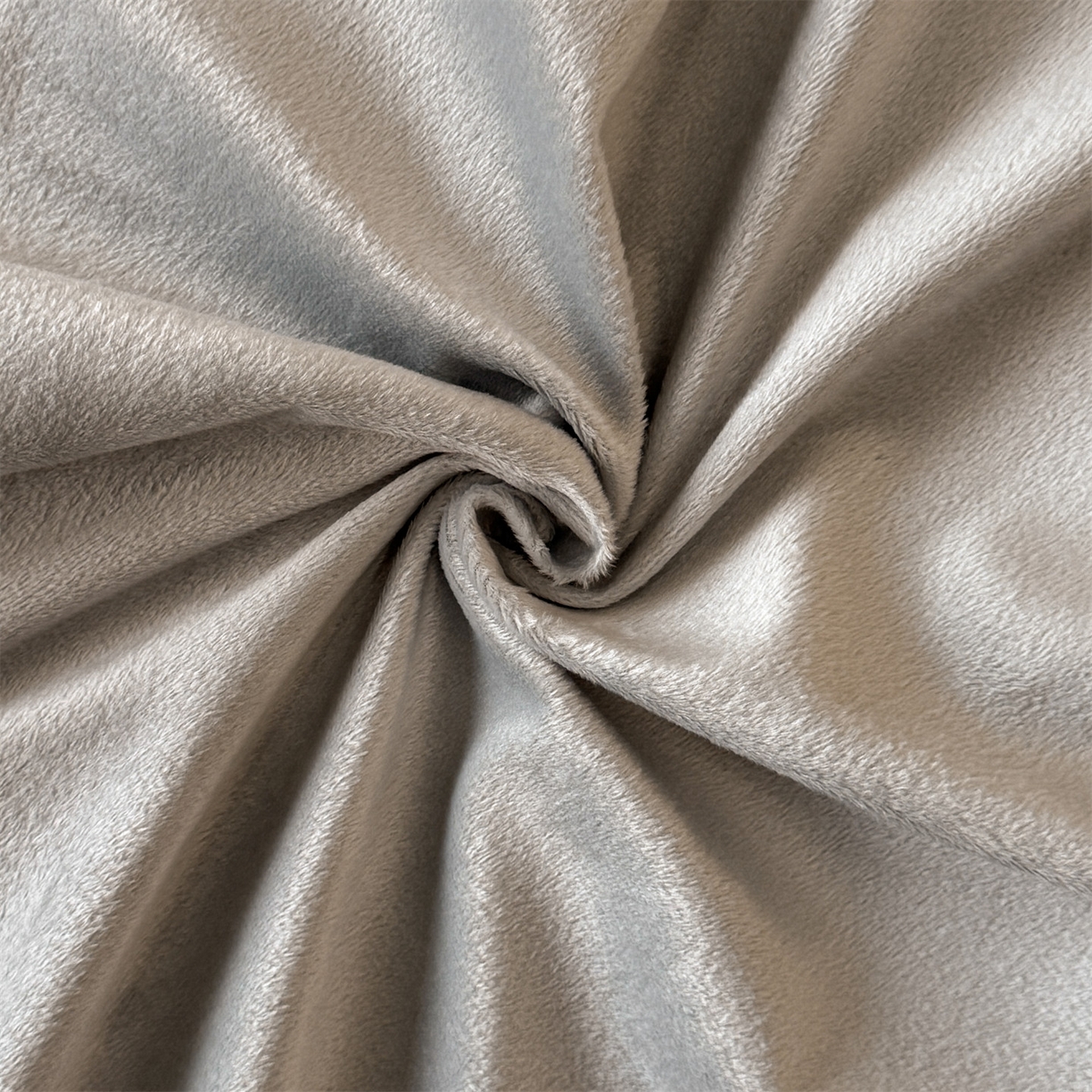 91家纺网 家纺一手货源 找家纺 云棉坊 2025新款水晶绒刺绣四件套-初见 初见-山灰