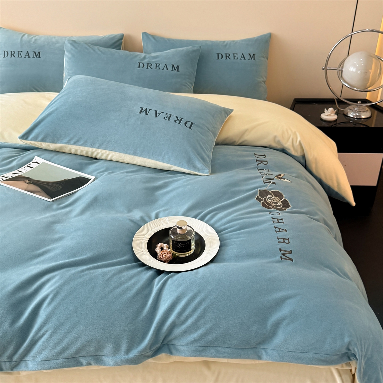 91家纺网 家纺一手货源 找家纺 云棉坊 2025新款水晶绒刺绣四件套-初见 初见-天空兰